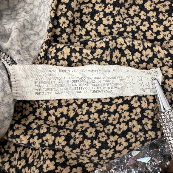 Zara dress, ruffle, tiered, flowers, balloon sleeve, Black and Cream Floral - Picture 11 of 13